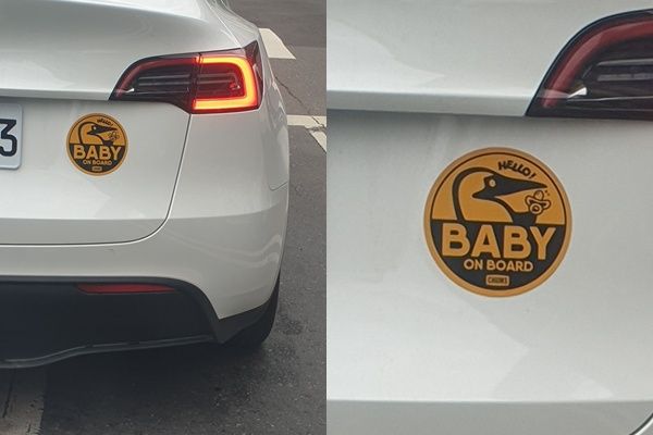 ▲汽車貼紙「Baby on board」。（圖／翻攝自臉書／路上觀察學院）