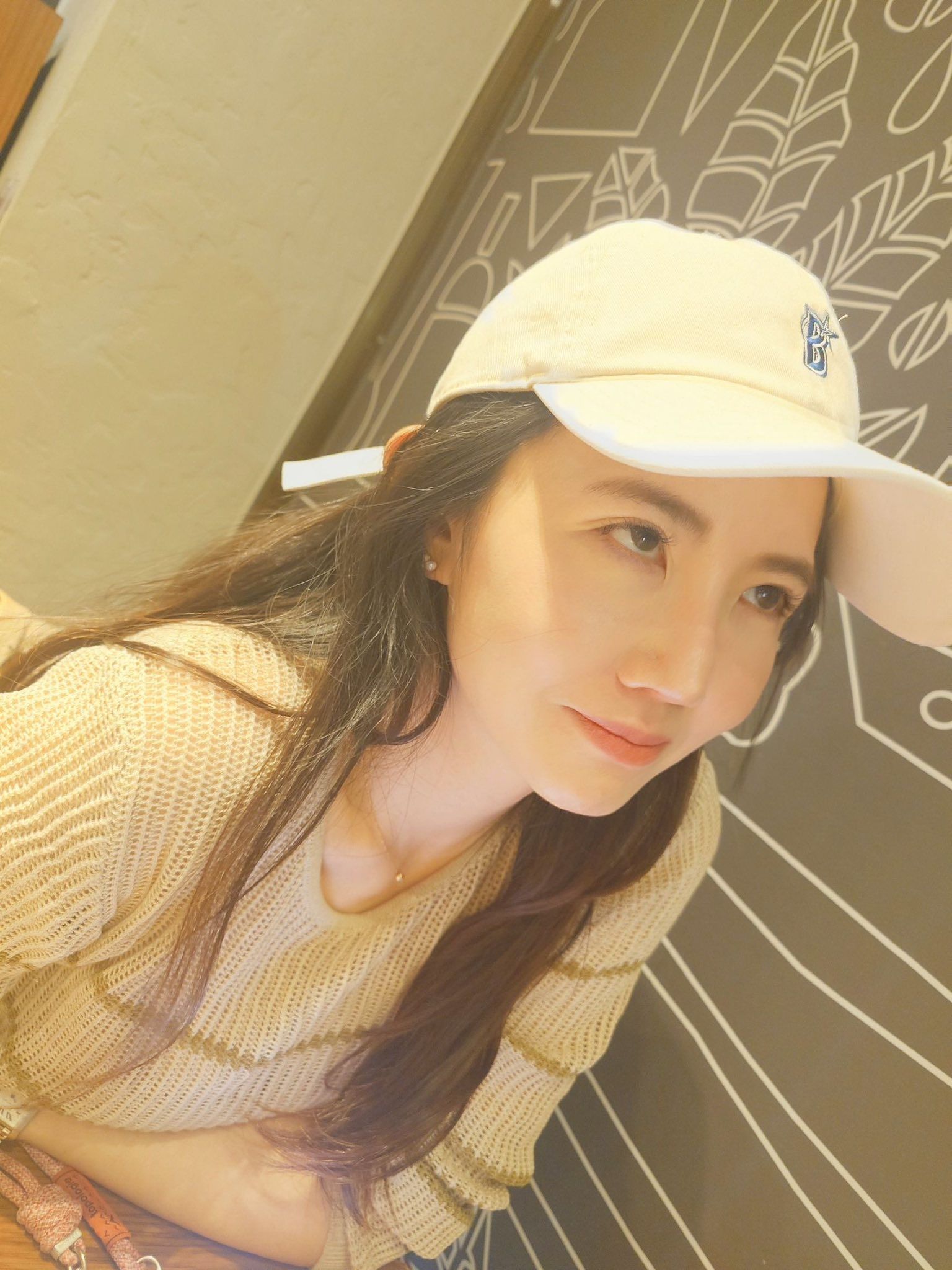 ▲▼謝忻險遭設局！假警察控她違法吸金「視訊給看派出所」。（圖／翻攝自Facebook／謝忻）