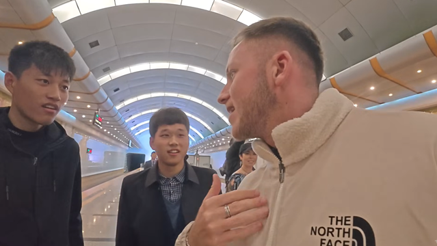 ▲▼       跑馬拉松「潛入北韓」　YouTuber揭神秘面紗 。（圖／翻攝YT）