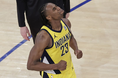 溜馬提前鎖定核心!2年12.4億續約「季後賽神射」內史密斯