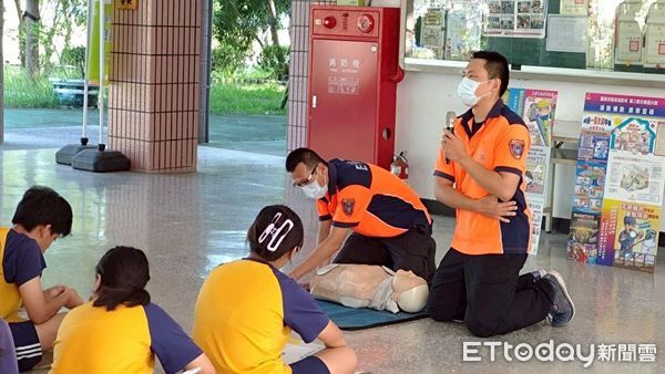 ▲南化消防隊走進南化國中校園，以圖文展示方式講解防火觀念，提升師生防災意識。（記者林東良翻攝，下同）