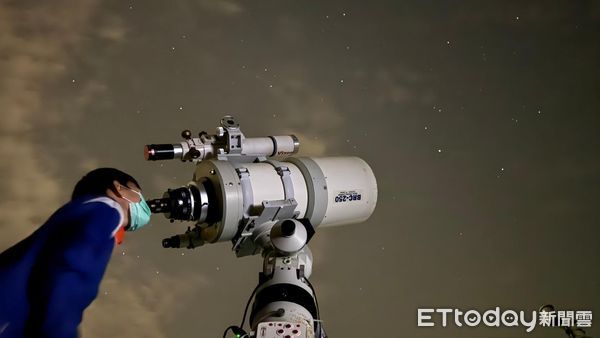 ▲南瀛天文館端午限定推出「動手瀛星歡」DIY課程，吸引大小朋友參與。（記者林東良翻攝，下同）