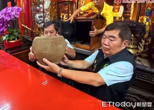▲白沙屯拱天宮媽祖今天凌晨舉行開爐儀式，為今年進香活動畫下圓滿句點。（圖／翻攝白沙屯媽祖網路電視台）