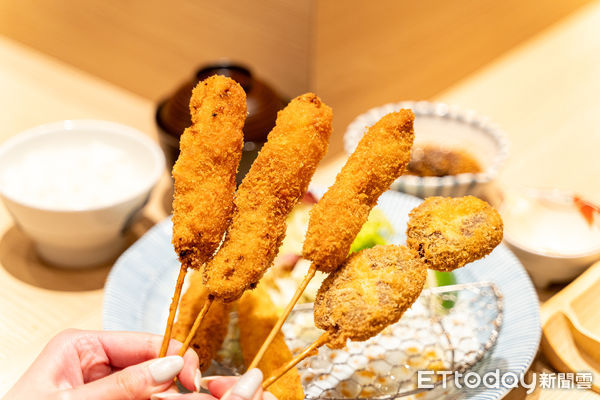 ▲勝勢日式豬排南港Lalaport，六揚勝串炸套餐，里肌豬排套餐，平埔黑豚TORO里肌套餐。（圖／勝勢日式豬排提供）