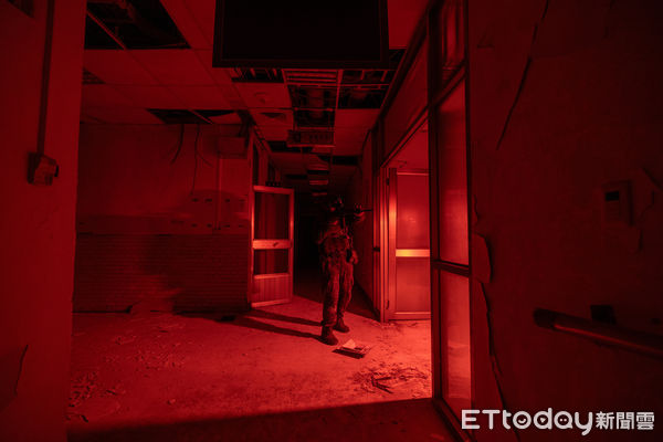 ▲▼    陸軍「兩棲偵察儲備訓練班161期」20日起，展開為期三天兩夜，俗稱「硬漢週」的嚴苛試鍊。         。（圖／記者林名揚翻攝）