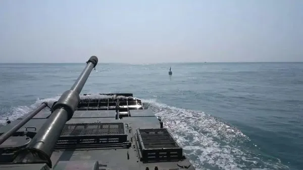 ▲▼共軍在閩南海域舉行「兩棲登陸演習」。共軍軍演示意圖。（圖／翻攝央視軍事）