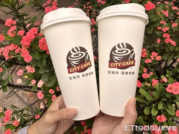 ▲▼7-11咖啡優惠，超商咖啡優惠，CITY CAFE，特大杯咖啡。（圖／記者林育綾攝）