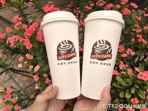 ▲▼7-11咖啡優惠，超商咖啡優惠，CITY CAFE，特大杯咖啡。（圖／記者林育綾攝）