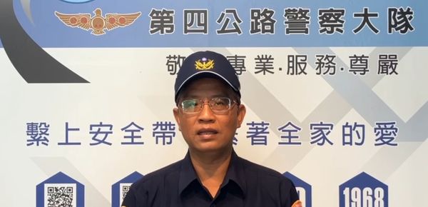 ▲國道1號南向安定段驚見半聯結車拖繩行駛，畫面引發網友熱議。（圖／翻攝自社會事新聞影音）