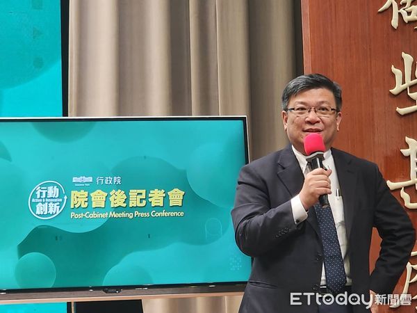 ▲▼台電董事長曾文生出席行政院記者會。（圖／記者陳家祥攝）