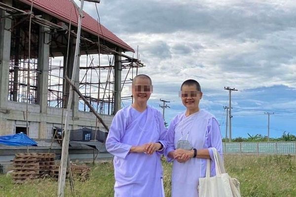 泰國龍仔厝府Ketumadee Sriwararam寺廟內「億萬富翁尼姑幫」深度爆料引起社會熱議。（翻攝自CSI LA）