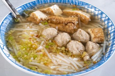 藏身鐵皮屋！宜蘭純手工魚丸米粉