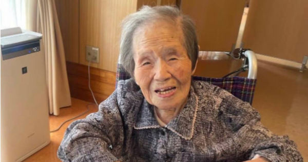 日本靜岡縣小山町的114歲奶奶臼井Masu（ます）5月20日接棒最長壽人瑞後，隔天（5／21）也辭世。（圖／翻攝自日網）