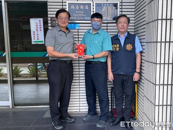 ▲屏東縣警方頒獎表揚阻詐有功行員            。（圖／記者陳崑福翻攝）