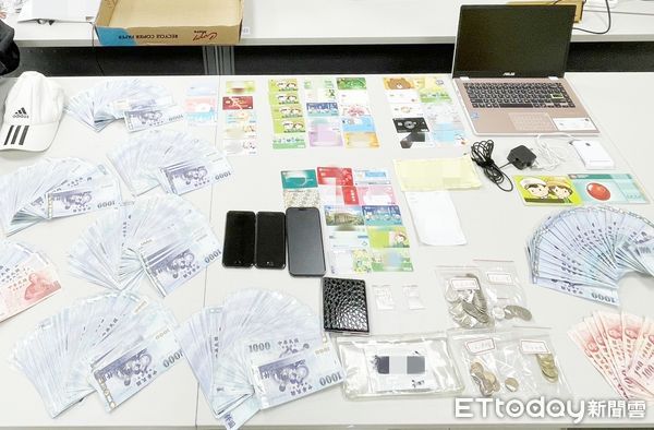 ▲桃園市警局中壢警分局最近一週執行「斬手計畫」，查獲7名車手與大批贓款等證物。（圖／記者沈繼昌翻攝）