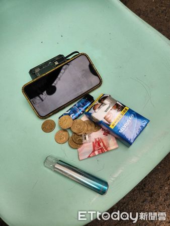 ▲孫男到看守所接見，卻抽起喪屍煙彈，行為怪異遭民眾檢舉。（圖／記者陸運陞翻攝）