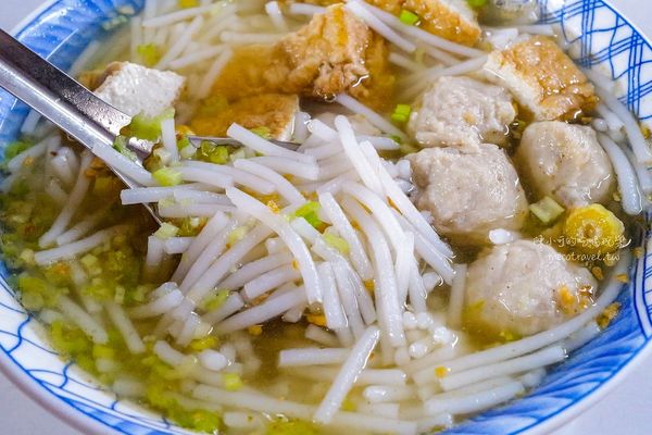 ▲▼白毛魚丸米粉。（圖／部落客陳小可的吃喝玩樂授權提供）