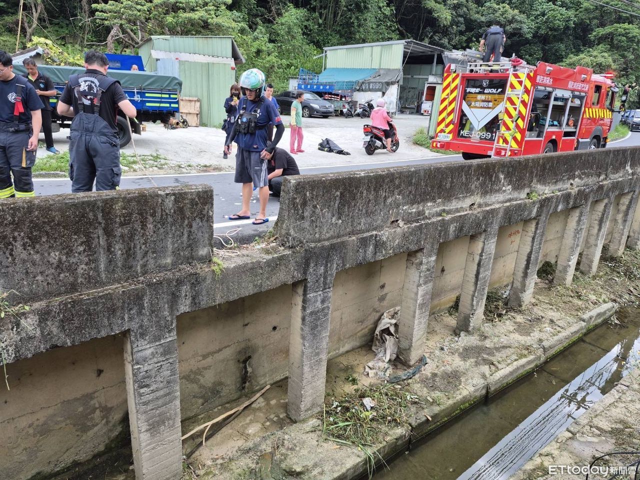 快訊／新北男墜3米深排水溝　頭部外傷命危送醫搶救