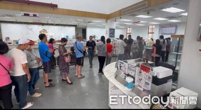 台幣升值！金門驚見人龍排隊搶購人民幣
