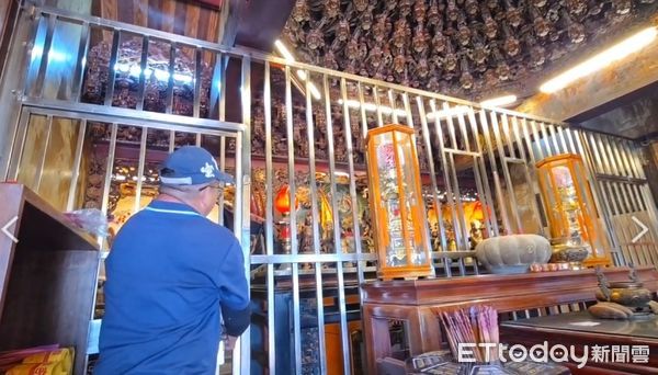 ▲▼嘉義縣太保市魚寮保安宮近日法器「鯊魚劍」遭竊           。（圖／記者翁伊森翻攝）