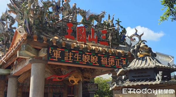 ▲▼嘉義縣太保市魚寮保安宮近日法器「鯊魚劍」遭竊           。（圖／記者翁伊森翻攝）