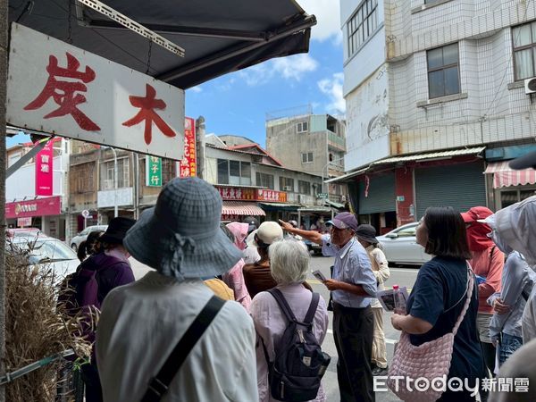 ▲台南女中以「府城影像時光冊」計畫結合畢業儀式與城垣歷史蒐集，榮獲城垣文化補助最高金額。（記者林東良翻攝，下同）