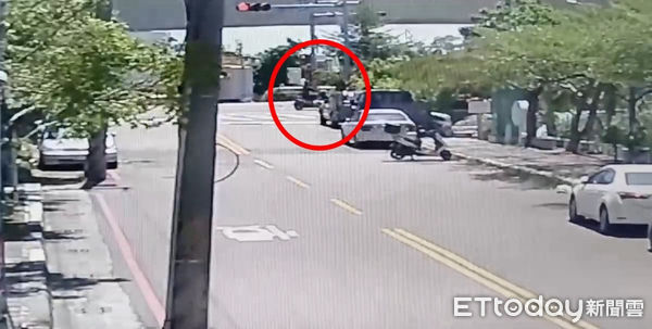 ▲▼前鎮車禍             。（圖／記者吳奕靖翻攝）