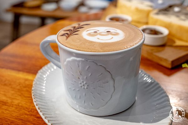 ▲▼MITAKA 3e Cafe 台中店。（圖／部落客桃桃’s旅人手札授權提供）