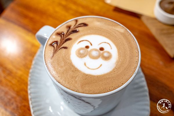 ▲▼MITAKA 3e Cafe 台中店。（圖／部落客桃桃’s旅人手札授權提供）