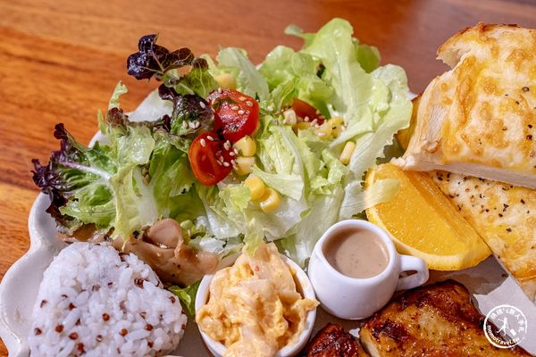 ▲▼MITAKA 3e Cafe 台中店。（圖／部落客桃桃’s旅人手札授權提供）