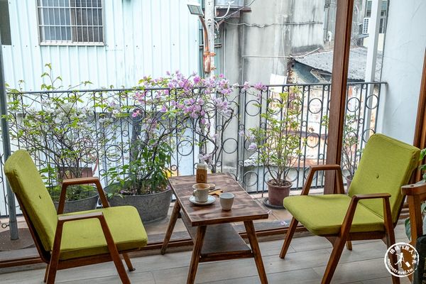 ▲▼MITAKA 3e Cafe 台中店。（圖／部落客桃桃’s旅人手札授權提供）