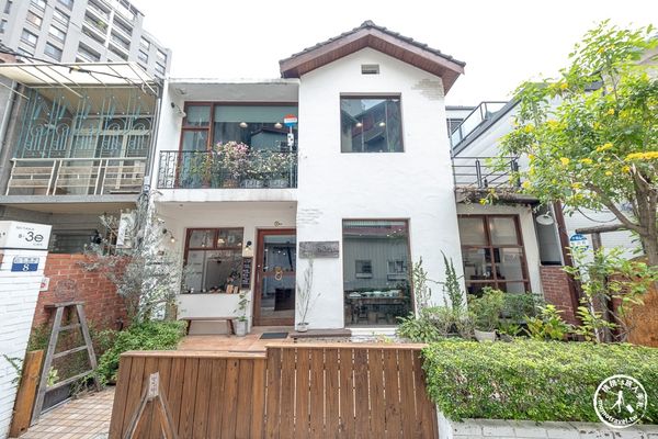 ▲▼MITAKA 3e Cafe 台中店。（圖／部落客桃桃’s旅人手札授權提供）