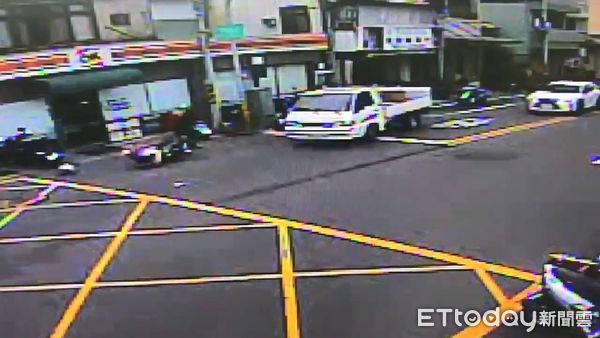 ▲▼太平區一對姊妹機車雙載車禍，造成1死1傷，區公所人員前往致贈急難救助金。（圖／太平區公所提供，下同）