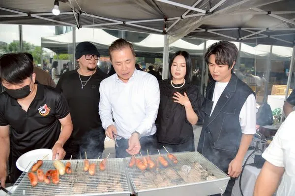 ▲陳孟賢(右起)苗可麗與張榮華。（圖／三立提供）