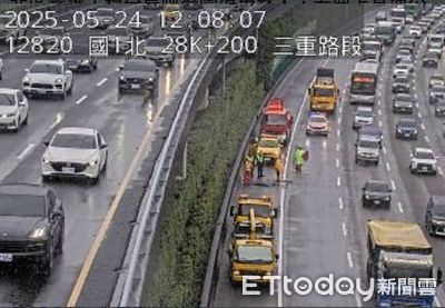 國1北上28.3K三重路段火燒車 駕駛停路肩逃生...回堵5公里