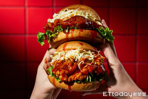 ▲▼本村炸雞Bonchon韓式炸雞漢堡。（圖／業者提供）