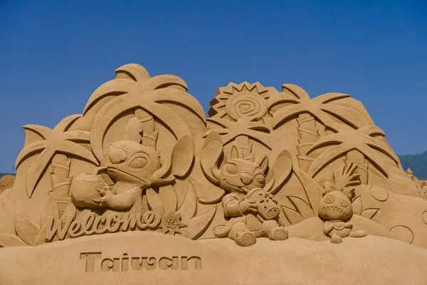 ▲2025福隆國際沙雕藝術季「迪士尼仲夏歡樂祭」24日登場。（圖／翻攝自Facebook／福容大飯店 福隆）