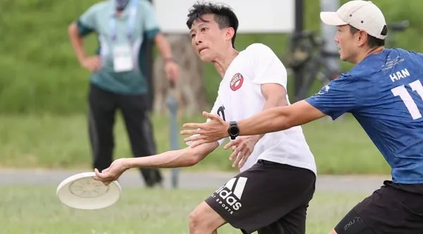 ▲為了參與世壯運而爆紅的燒臘店老闆張致軒，今日在飛盤賽事正式出賽。（圖／取自世壯運官網）