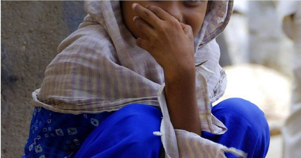 印度一名疑似精神病發作的20歲男子，竟將年僅2歲的親姪女帶往後院殘忍斬首，並將頭顱丟入池塘。（示意圖／Pixabay）