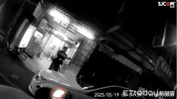 ▲警方提供剪接過的畫面，當下員警開槍            。（圖／林園分局提供）