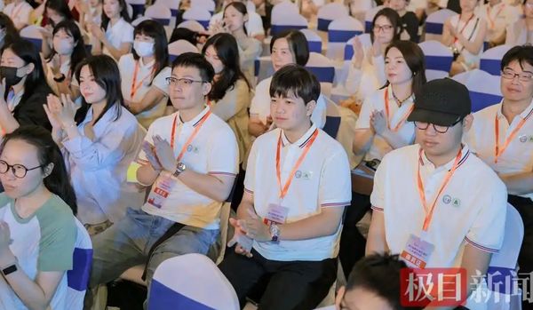 ▲▼  湖北青年季、工作推薦招聘           。（圖／翻攝 極目新聞、湖北日報）