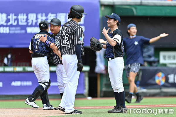 ▲▼2025世壯運棒球，日本甲子園大師隊因人數不夠被裁定吞敗，剩餘隊員與ENERGY繼續進行友誼賽。（圖／記者李毓康攝）