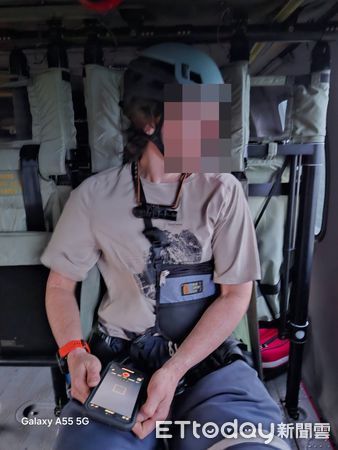 ▲▼3名外國溯溪教練到台東延平林道溪降，荷蘭籍男子不慎失足墜谷。（圖／空勤總隊提供）