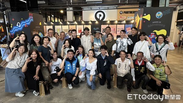 ▲▼駁二藝術特區Pinway八號倉庫，展出15款全新的「高雄賀禮」，是設計師們憑藉個人成長記憶與創意。（圖／記者吳世龍攝）