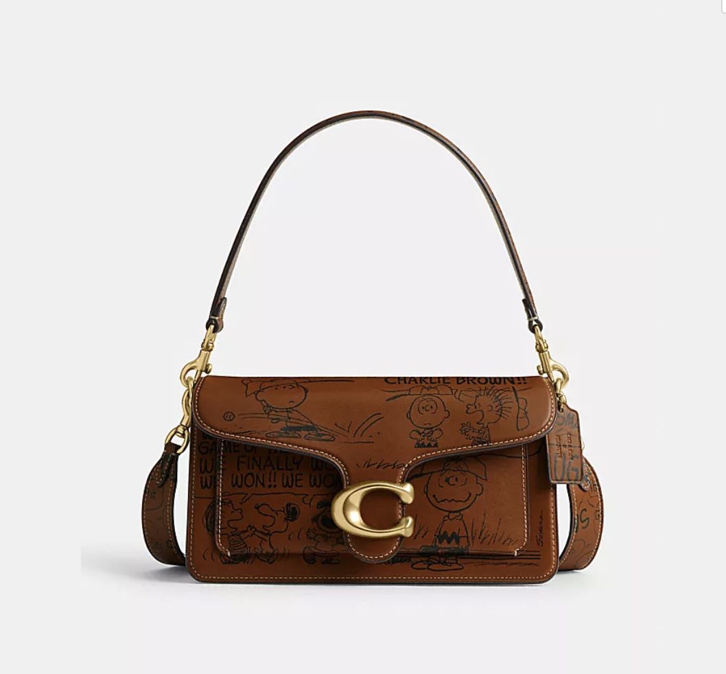 ▲▼    Coach x Snoopy超熱門包登場 。（圖／品牌官網）