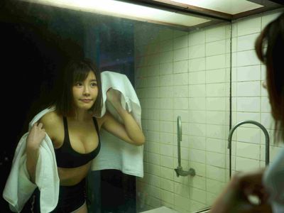 啦啦隊女神太兇！陳波波拍戲「性感睡衣Hold不住」狂走光
