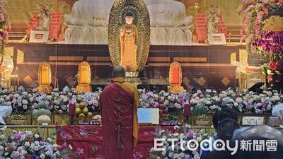 佛光山為三峽車禍消災祈福!區公所:現場弔念品將捐弱勢團體
