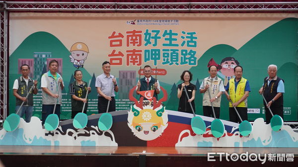 ▲台南市勞工局舉辦大型就博會，提供多元服務與抽獎活動，吸引眾人參與。（圖／記者林東良翻攝，下同）