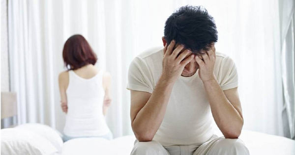 高姓男子發現妻子婚內外遇並要求子女稱呼第三者為「爸爸」，憤而提告請求賠償200萬元。法院審理後判決被告連帶賠償10萬元。（示意圖／shutterstock）