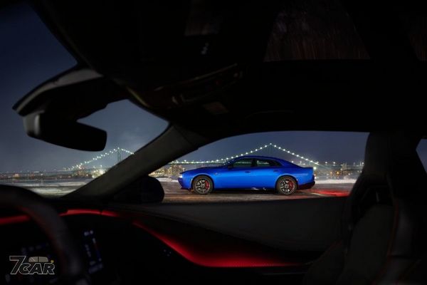 Dodge Charger 家族擴編，全新四門 Daytona 電動肌肉車亮相